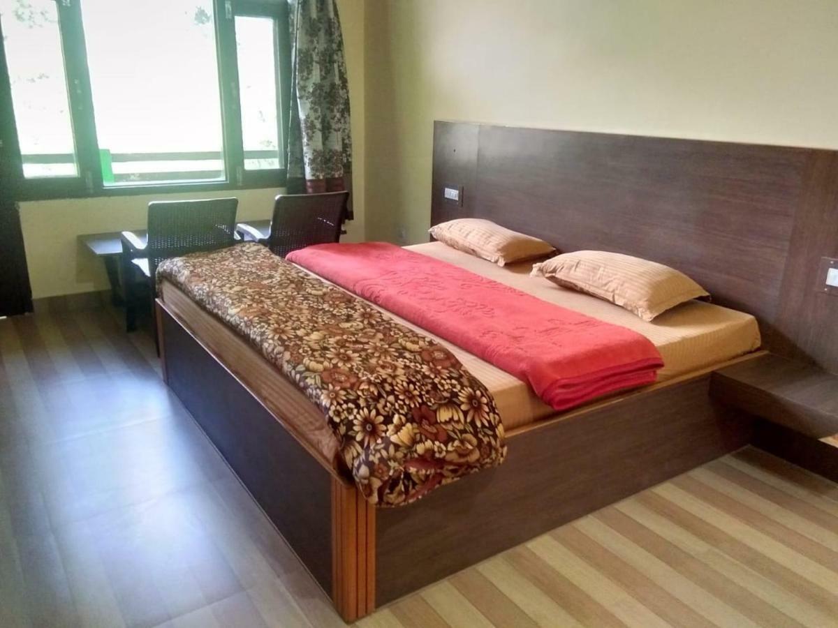The Royal Orchard Kasol Hotell Eksteriør bilde
