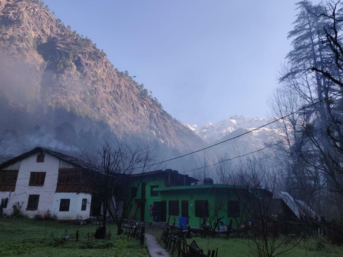 The Royal Orchard Kasol Hotell Eksteriør bilde